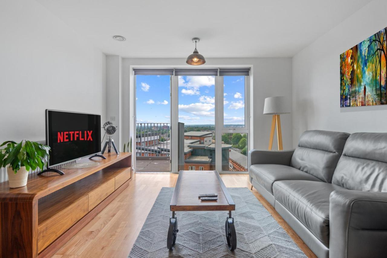 Penthouse Flat In Slough Center Apartment Екстериор снимка
